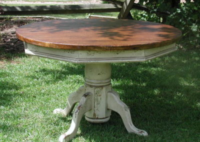 48" Round Chastain Pedestal Table